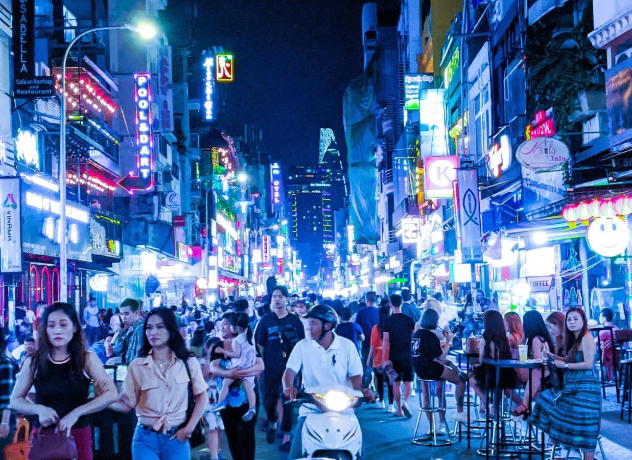 Futuristic Inn Ho Chi Minh City Bagian luar foto