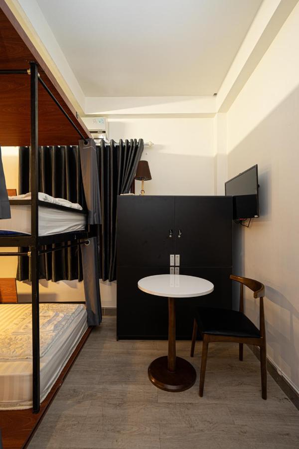 Futuristic Inn Ho Chi Minh City Bagian luar foto